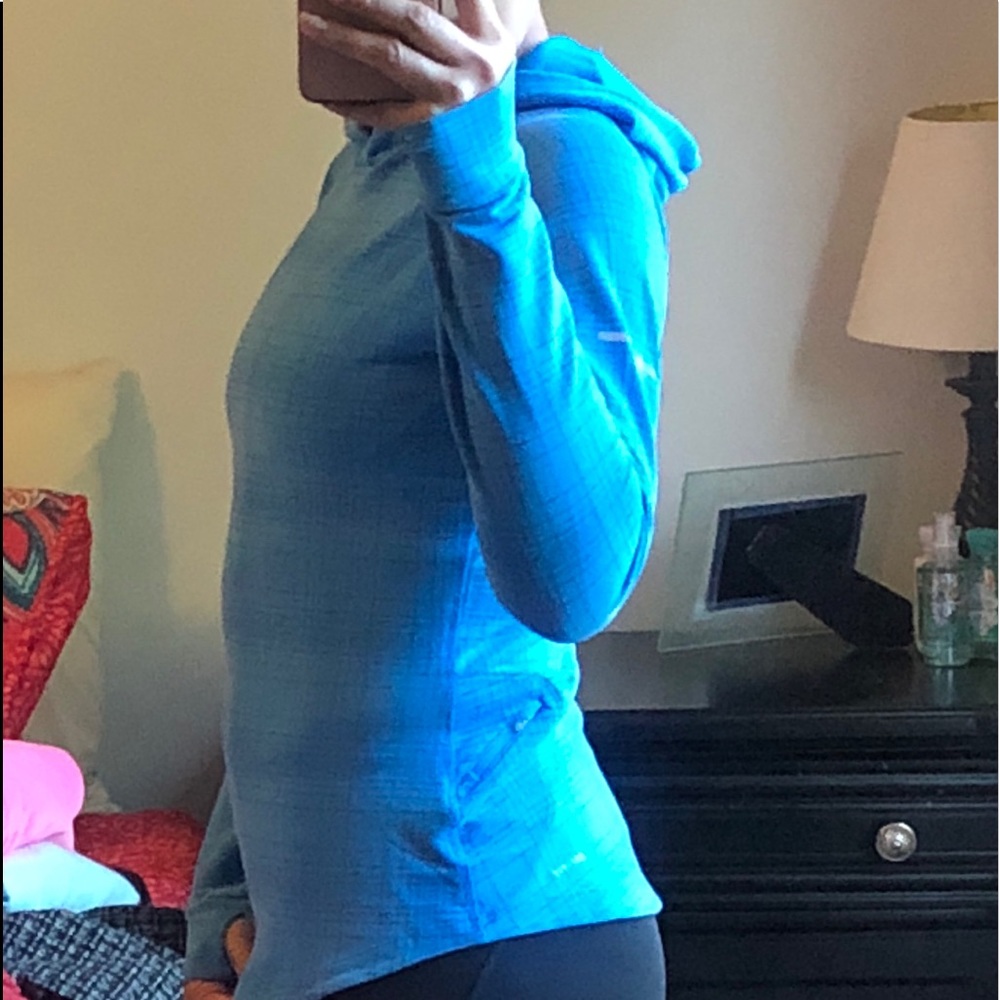 Nike running top